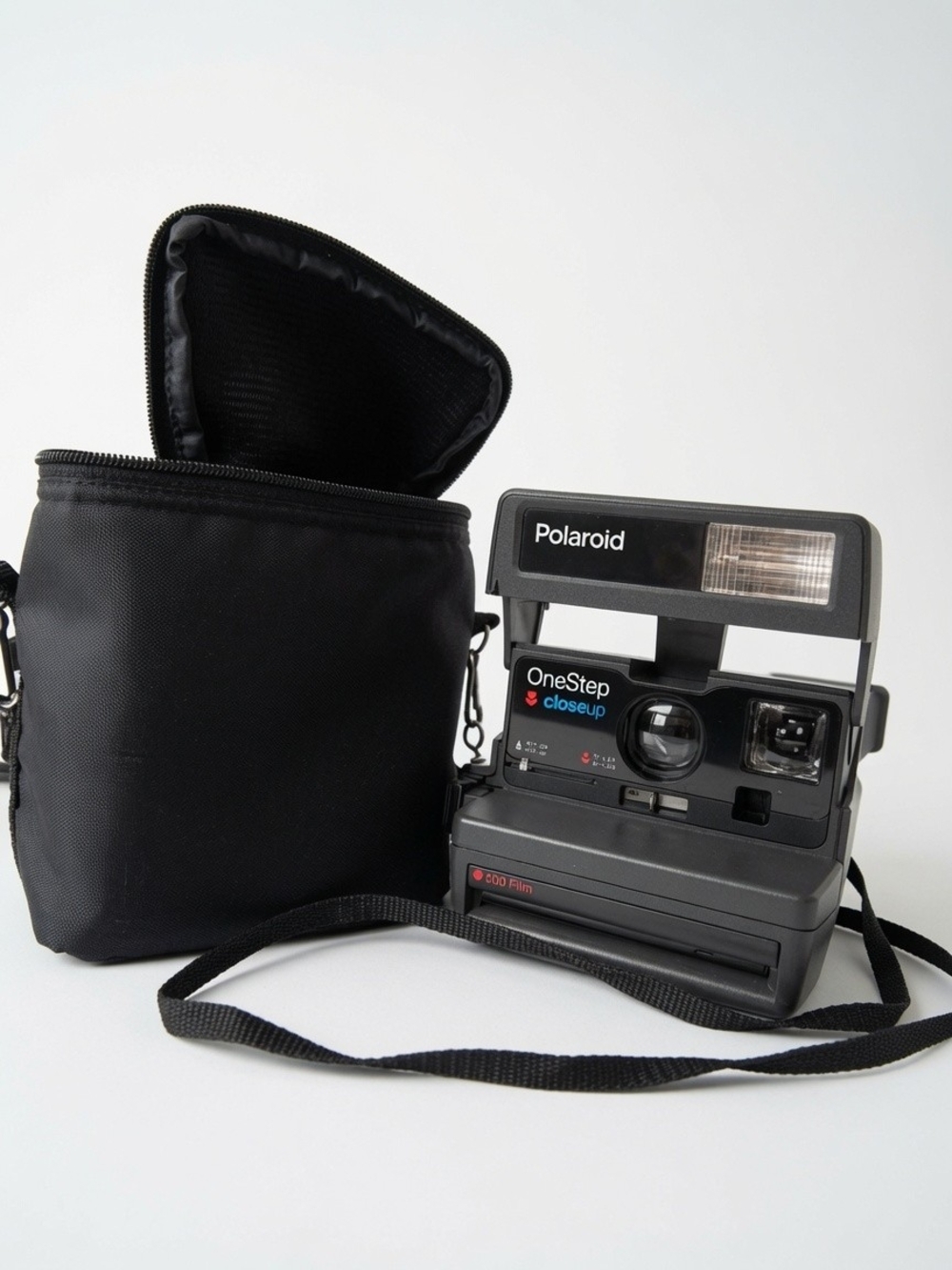 Polaroid OneStep Closeup Instant Camera in Black with Black Carry Pouch